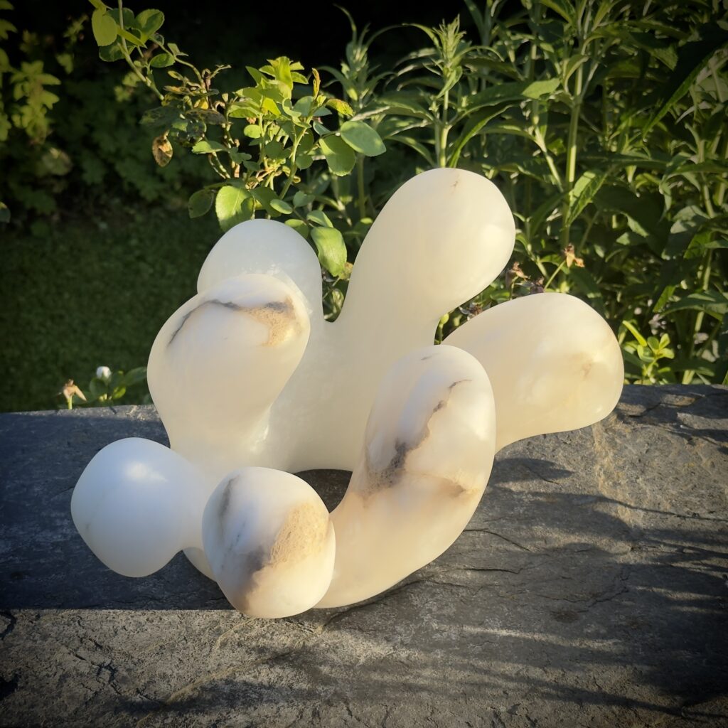 ‘Anemone7’ / albast / 33x22x25 / € 1195,-